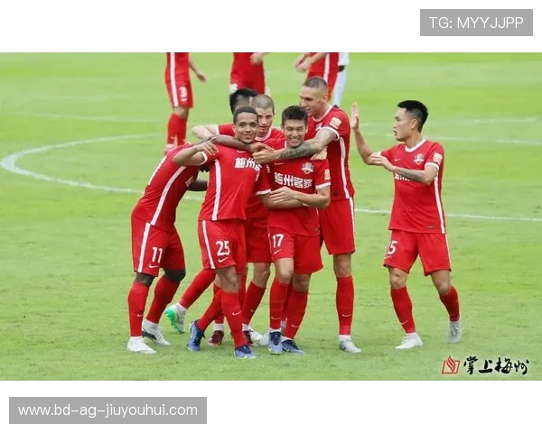 梅州足球勇战江苏全力争胜 展现团队拼搏精神力求突破 梅州足球勇战江苏全力争胜 展现团队拼搏精神力求突破